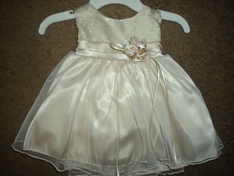 Girl's  Formal Dress by Kid's Dream. Sz. XS. Beautiful!