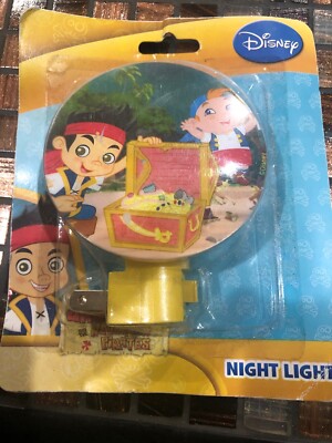 New! Disney JAKE & THE NEVER LAND PIRATES Plug In NIGHT LIGHT with ON/OFF Switch