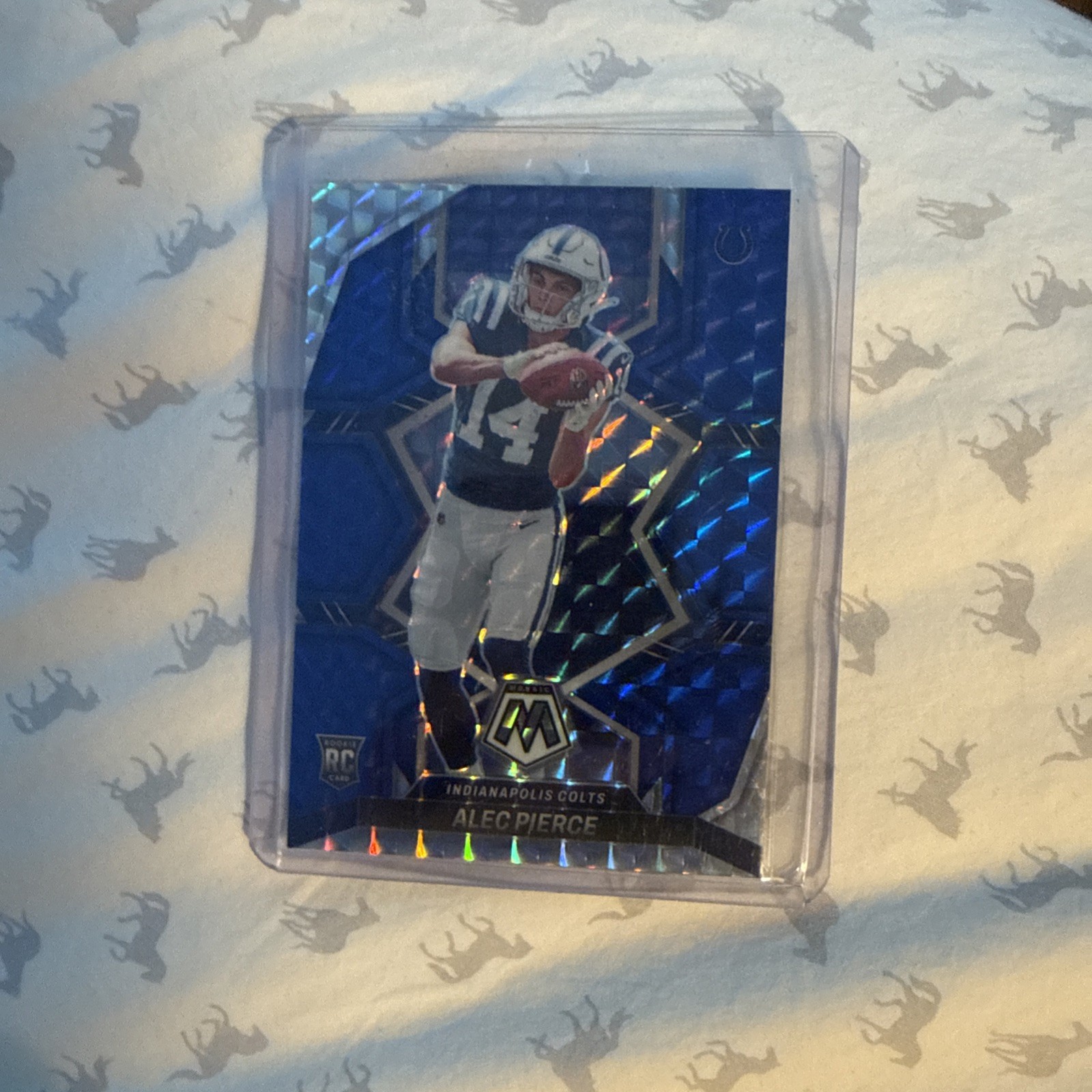 2022 Panini Mosaic - Rookies Alec Pierce #329 Blue Mosaic Prizm /99 (RC)