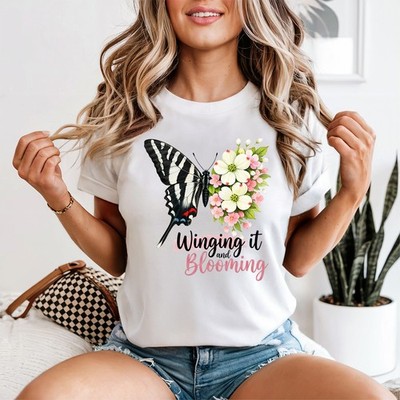 Winging It And Blooming Damen T-Shirt Wildblumen Gartenarbeit Geschenk für Sie