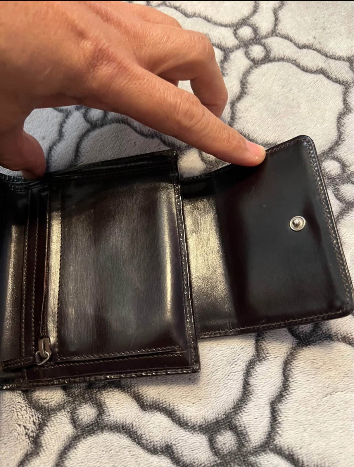 Gucci Compact Double Snap Wallet 100% Authentic -… - image 6