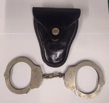 The Peerless Handcuff Company Handcuffs, Older Set, Comes With Leather Case. NO