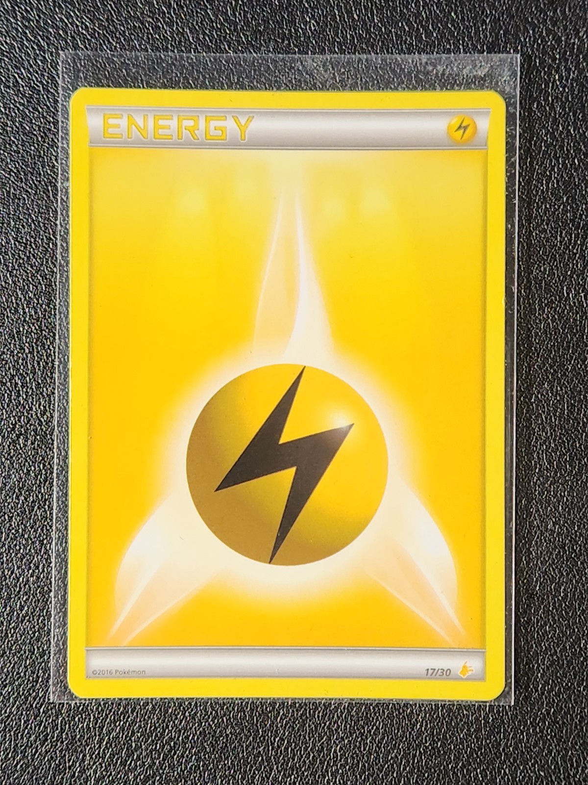 Lightning Energy 17/30 Pokemon card XY Suicune/Pikachu Libre Trainer Kit NM