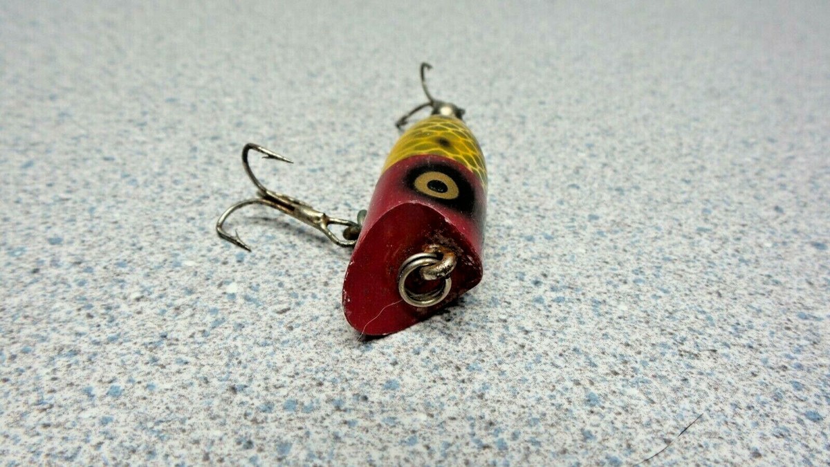 VINTAGE ANTIQUE FISHING LURE GREAT COLORS HEDDON TINY LUCKY VINTAGE ANTIQUE FISHING LURE GREAT COLORS HEDDON TINY LUCKY
