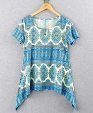 Women's Shark Tail Hem Printed Top