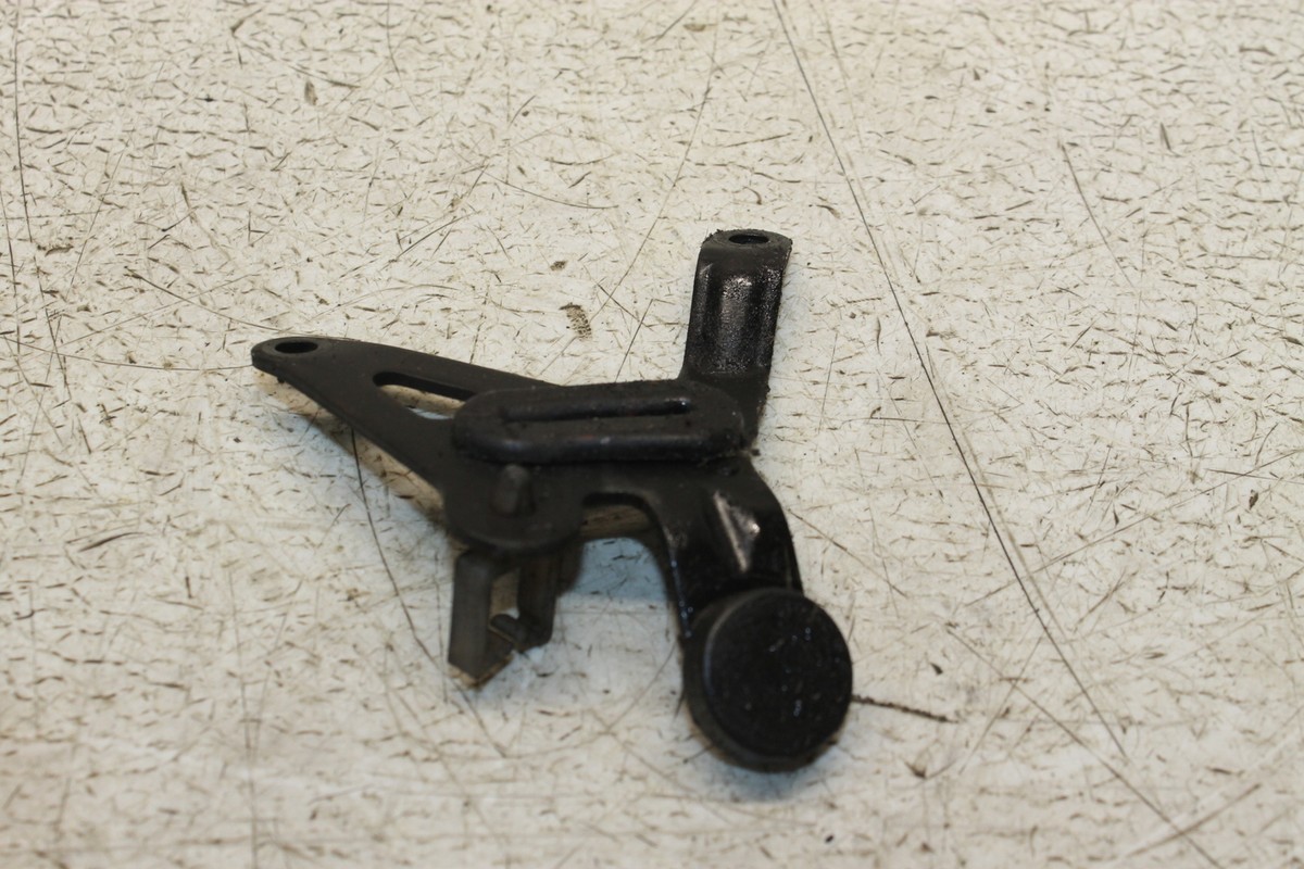 12 KAWASAKI Z1000 ENGINE COVER BRACKET 11056-0196 | eBay