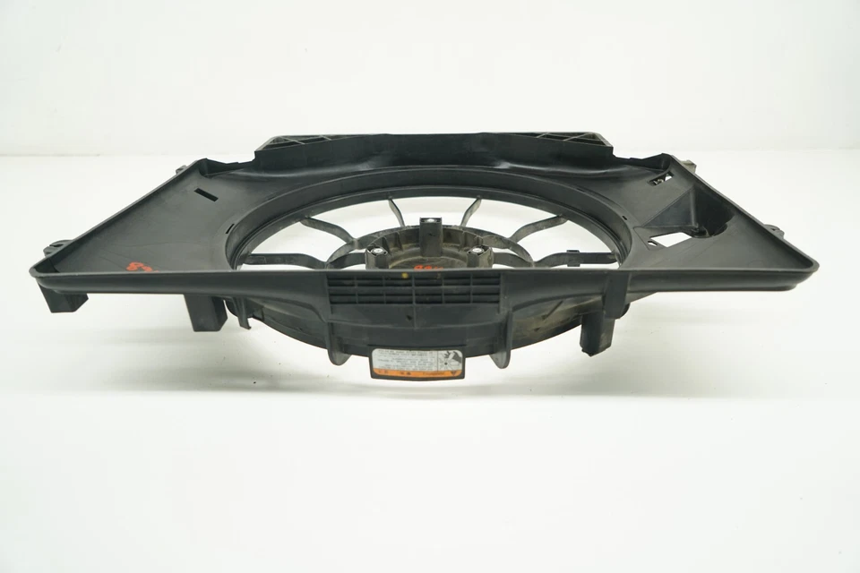 Cubierta del ventilador de refrigeración del radiador Hyundai Genesis 2010-2012 cupé OEM Foto 2 de 4