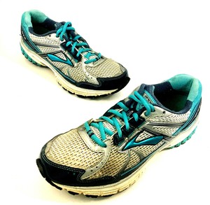 brooks womens size 11