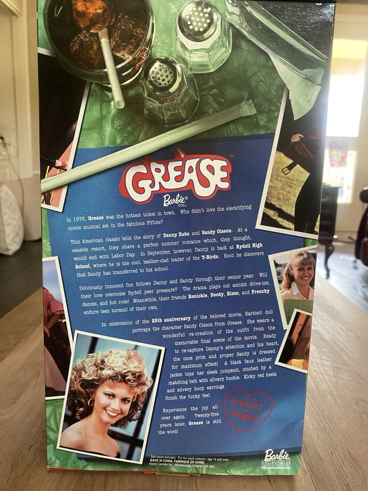 芭比娃娃 Sandy in Grease 25 周年 B2510 美泰 Olivia Newton-John — 第 3/4 张图片