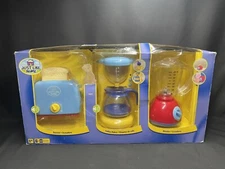 VINTAGE JUST LIKE HOME KIDS LEARNING TOYS R US KITCHEN APPLIANCES BLENDER 2009