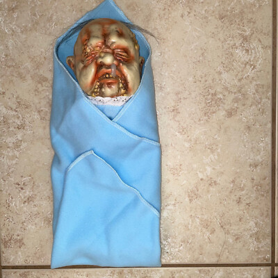BABY STINKY UGLIEST BABY DOLL HALLOWEEN COSTUME PROP DECORATION NA37