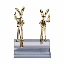 Kristallglas-Objekt mit Hasenfiguren gl&auml;nzend Hasenfigur auf Glassockel f&uuml;r