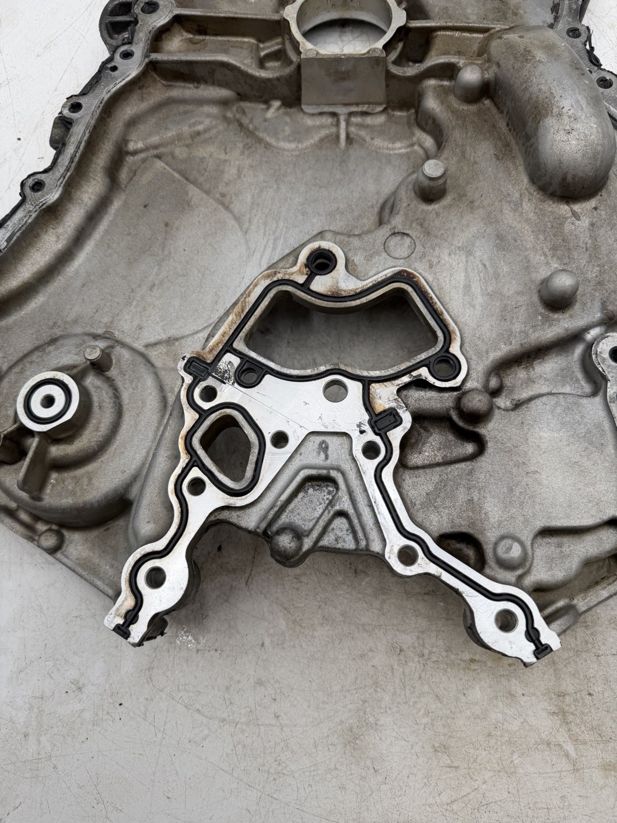 2014-2021 MASERATI GHIBLI 3.0L ENGINE TIMING CHAIN COVER OEM 2017 2018 2019 2020