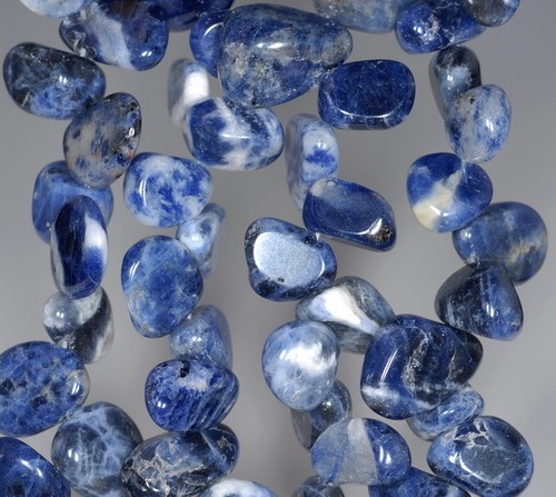 "Cuentas sueltas de chips de piedras preciosas de sodalita de 11-13 mm 7,5" - Imagen 2 de 4