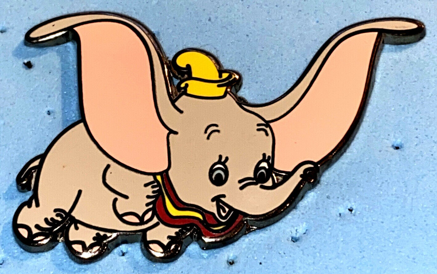 DISNEY WDW 2013 CAST MEMBER SPRING CROSS-U DUMBO FLYING THANK YOU GIFT PIN