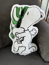 Peanuts SNOOPY Cut-Out Sherpa Pillow Ice Skating w/Striped Winter Hat - NWT