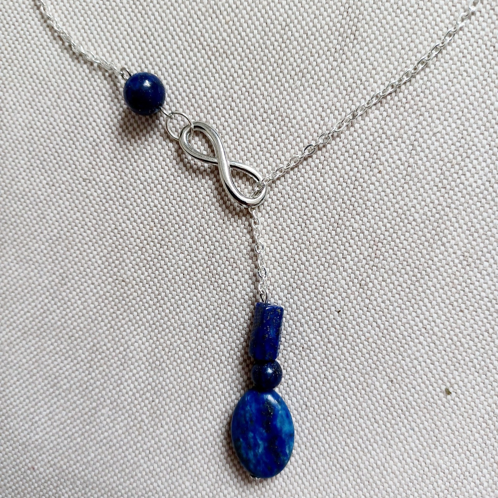 Collier Infinity Lapis Lazuli perles naturelles pour peau sensible