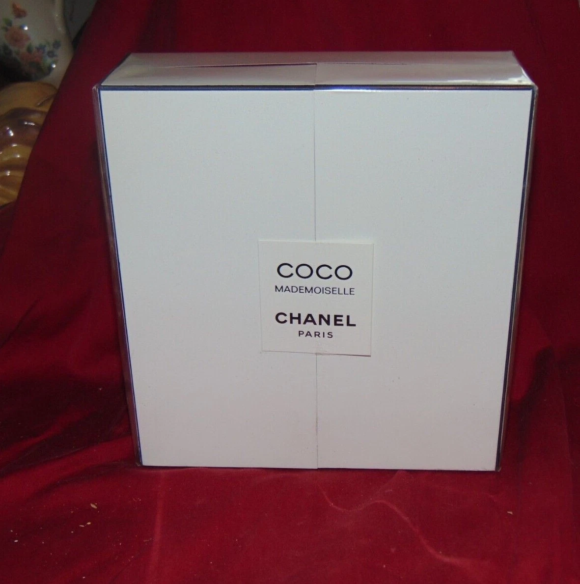 Chanel Coco Mademoiselle 3.4 oz Holiday Theater Coffret Edition