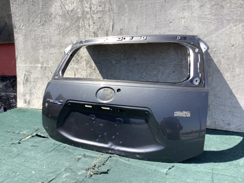 Toyota Prius C 2012 2013 2014 2015 2016 2017 2018 puerta levadiza OEM usado Foto 3 de 4
