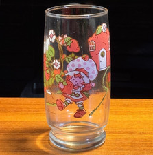 Vintage 1980 Strawberry Shortcake Cup Tall Tumbler It's The Berries Glass 80's