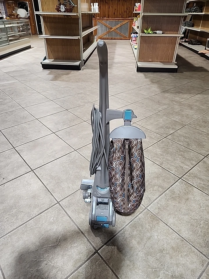 Vintage Kirby Sentria G10D Upright Vacuum Cleaner Fully Tested And Working - Image 3 of 4