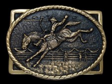 TH05151 VINTAGE 1970s  BUCKING BRONCO  RODEO SOLID BRASS BELT BUCKLE
