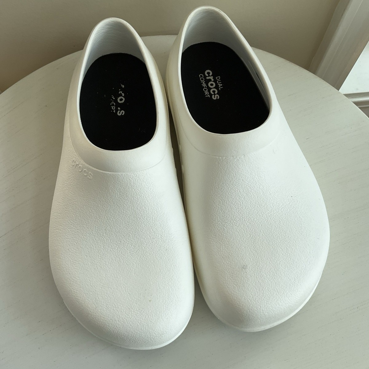 CROCS Women's Dual Comfort Clogs White Slip-On Shoes Size 8 Non