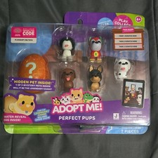New Jazwares Adopt Me Perfect Pups 7 Piece Playset Water-Reveal Egg Robo Dog