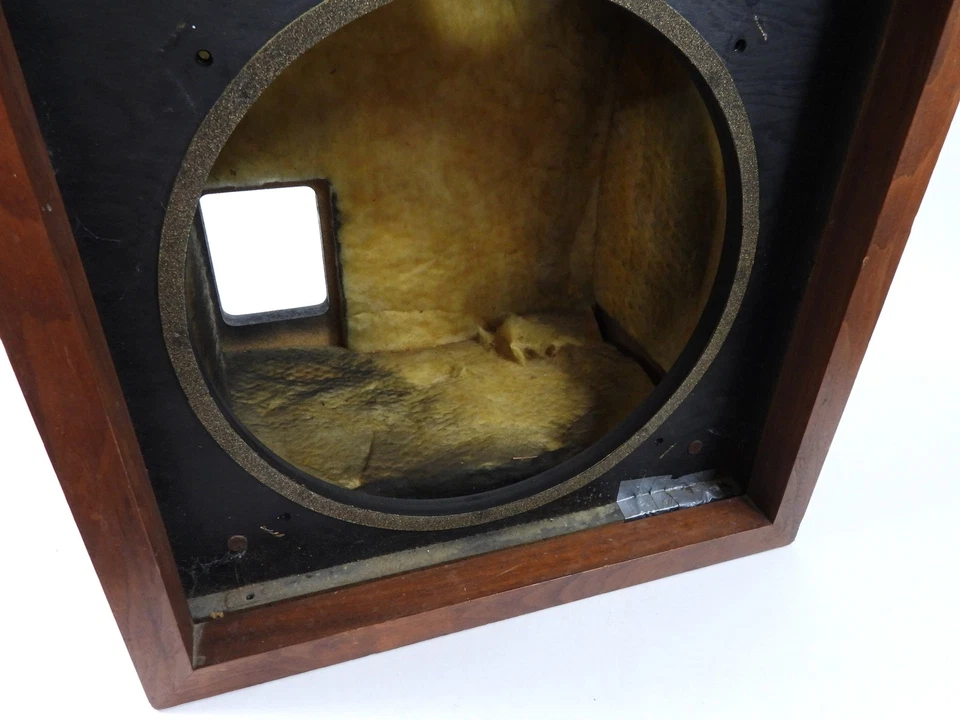 Gabinete de gabinete de altavoces vintage JBL C36 (para restauración) Foto 2 de 4