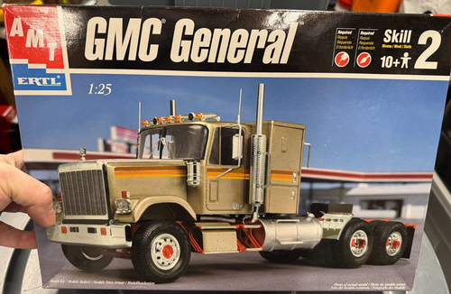 Maquette AMT 1272 – Camion GMC General Semi Tractor – Échelle 1/25 – 1976