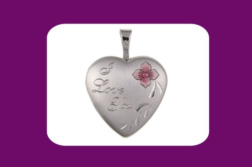 Brocca inglese in argento sterling con intricati rilievi, 1780 circa su