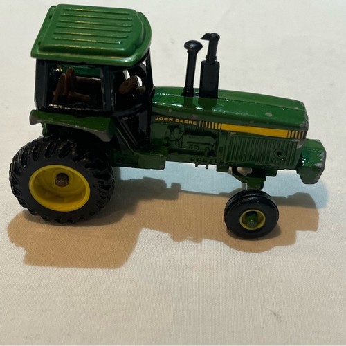 1/64 John Deere Tractor & Implement Grouping - 7 pieces total - Picture 2 of 12
