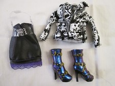 Ainsley Slater Shadow Rainbow High Doll Outfit Iridescent Boots Black White Coat