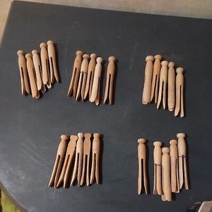 Lot Of 25 Assorted Vintage/ Antique  Wooden Clothes Pins Rounded Flat Wood 4"