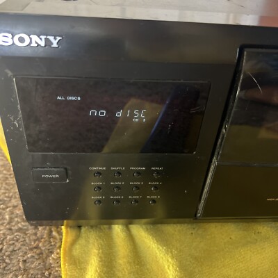 Sony CDP-CX200 CD Player & Remote Sony MegaStorage 200 Sony CDP-CX200 CD Player & Remote Sony MegaStorage 200