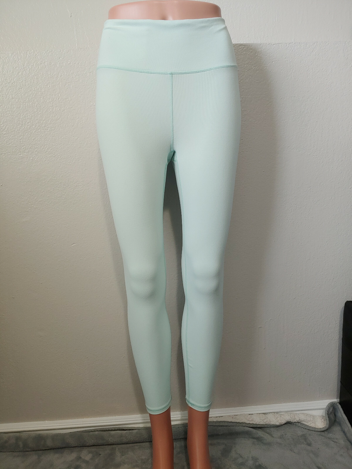 PureLuxe By Fabletics Off White Cropped Capri Leggings Size M