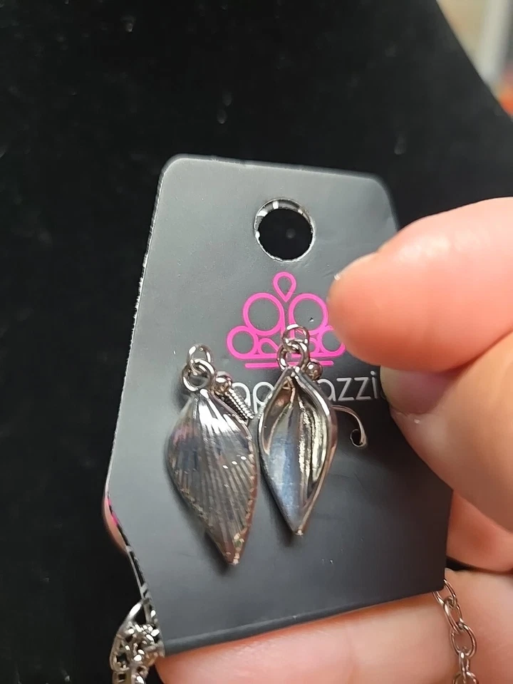 Paparazzi Enviable Elegancia - Collar y Pendientes Marrón Foto 3 de 3