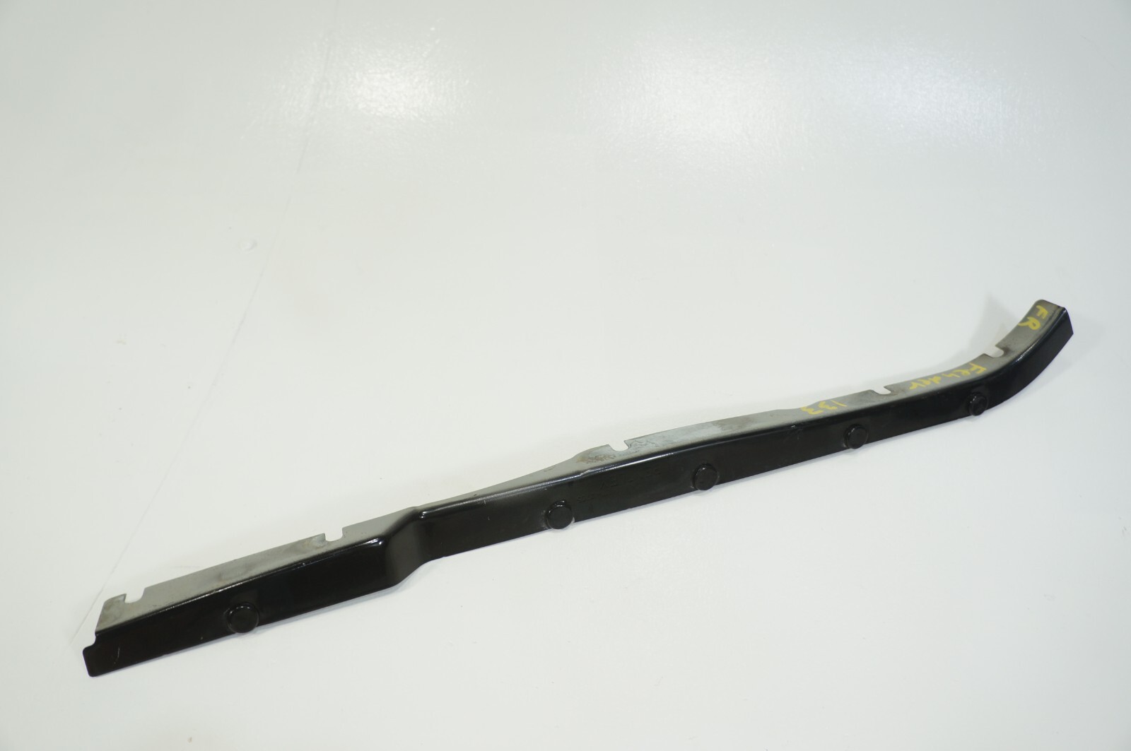 06-2012 Bentley Flying Spur Front Right Passenger Fender Strip Bracket Mount
