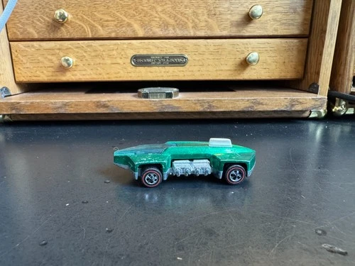 Hot Wheels Redline 1970 What 4 Green With Blue Windshield White Fin Display Case