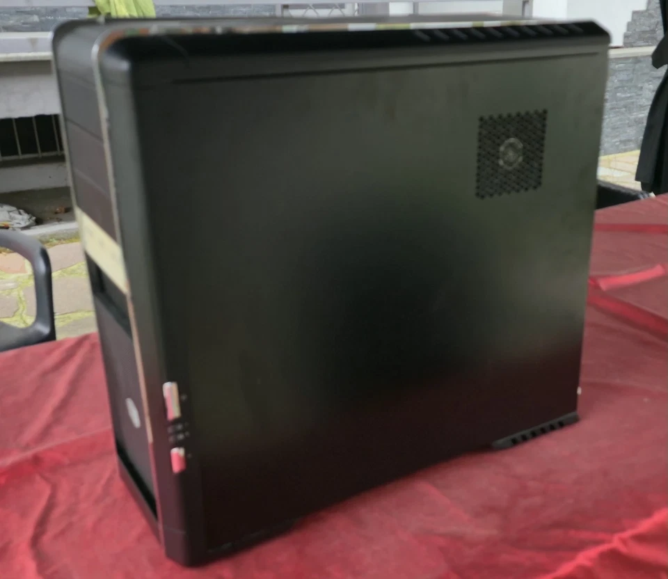 Case PC  Cooler Master CM  690 con Alimentatore 750 watt + altri componenti  - Immagine 2 di 4