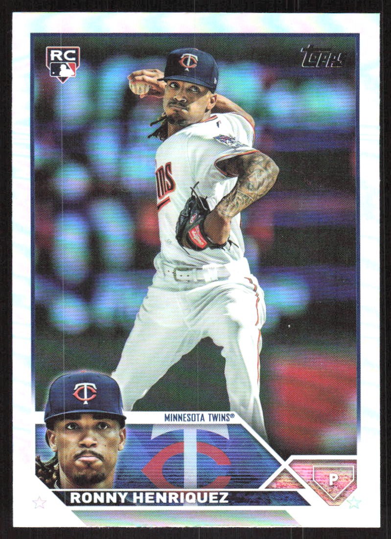 6902I 2023 Topps #372 Ronny Henriquez Rainbow Foil