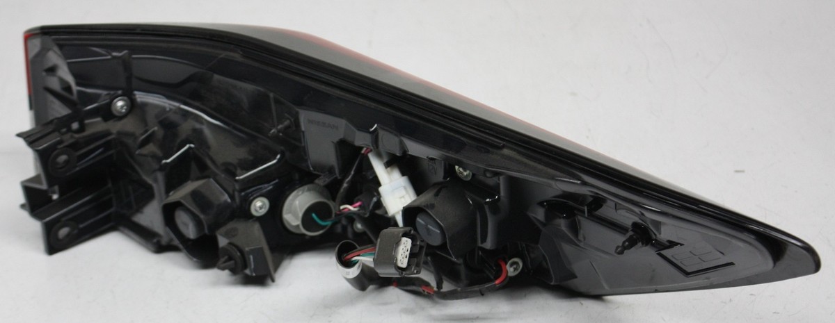 らんらんページ OEM Left Driver Side LED Tail Lamp For Nissan Pathfinder
