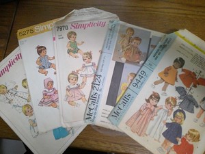 Lot of Vintage 1960s & 1970s Doll Clothing Sewing Patterns - all pictured