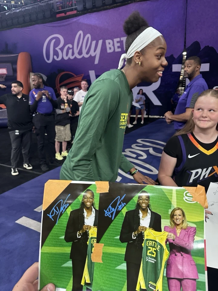 Dominique Malonga Signed 8x10 Photo Authentic Auto Seattle Storm WNBA QTY PROOF - Image 2 of 4