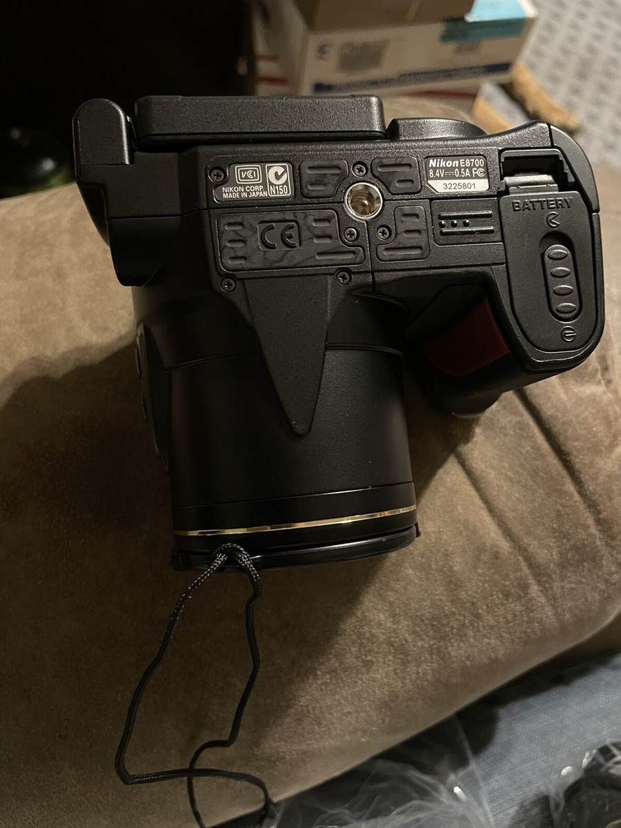 Nikon Coolpix 8700 Digital Camera Not Tested Charger And Nikon Coolpix 8700 Digital Camera Not Tested Charger And
