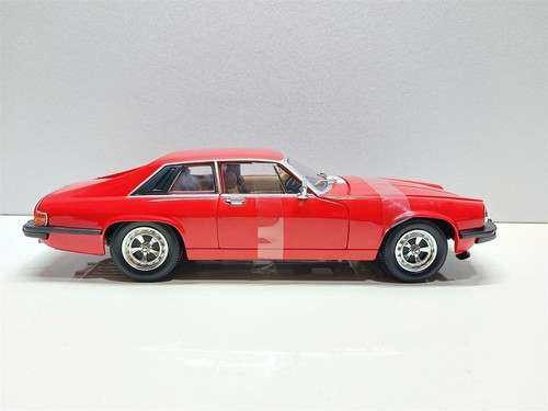 Jaguar XJS V12 Rosso del 1975 - 1/18 Road Signature - Foto 5 di 7