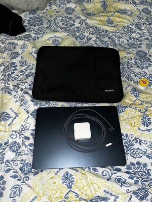 Apple MacBook Air 13.6 Apple MacBook Air 13.6