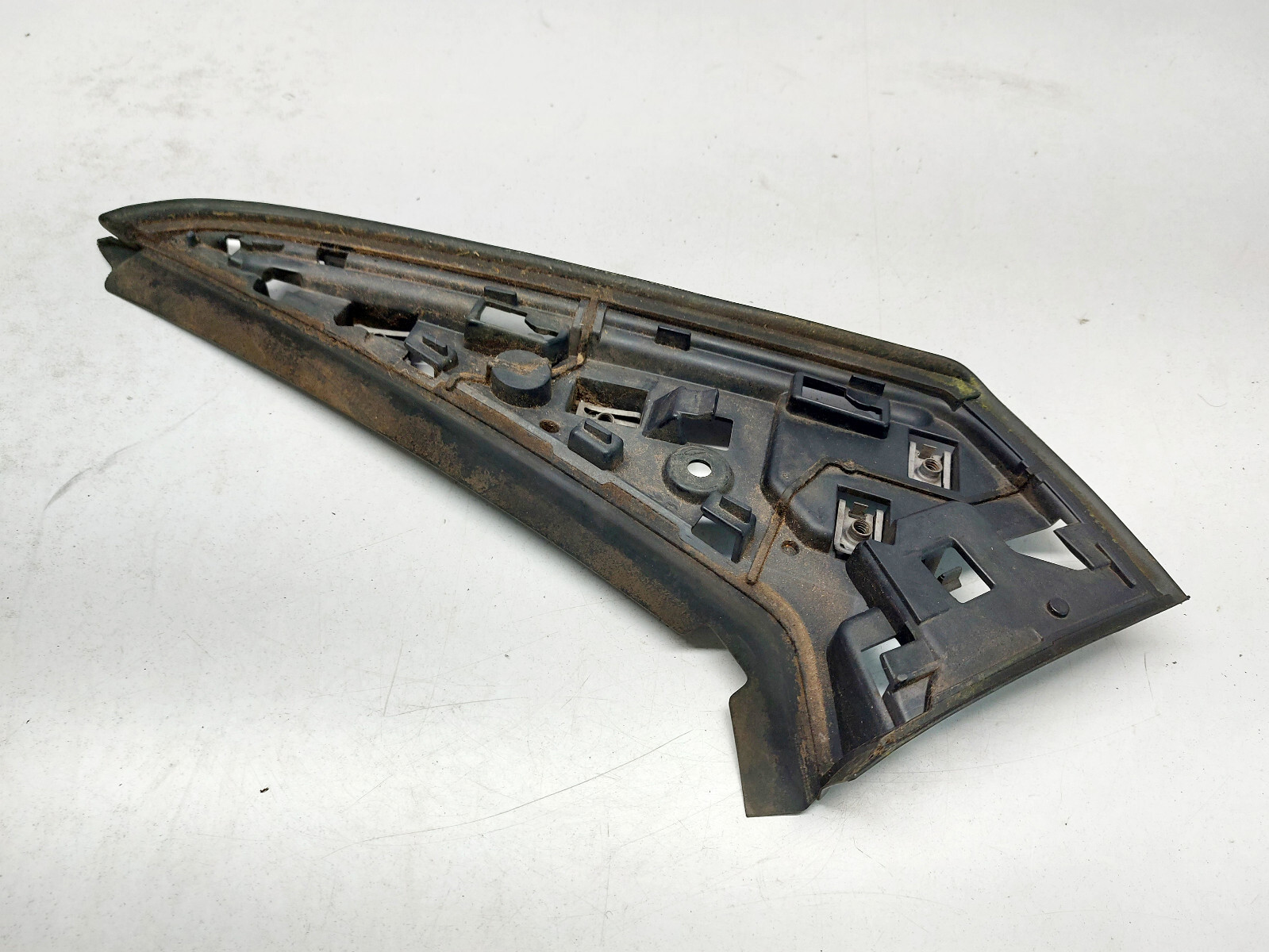 VAUXHALL GRANDLAND X 2018 TAILGATE MOULDING TRIM BRACKET LEFT SIDE 