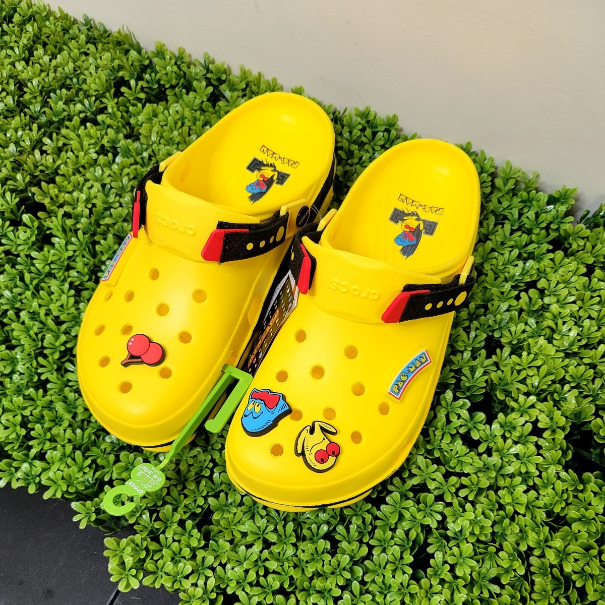 CROCS CLASSIC CLOG PAC-MAN  Men’s 11 Crocs: Pac-Man Clog Men main image 3