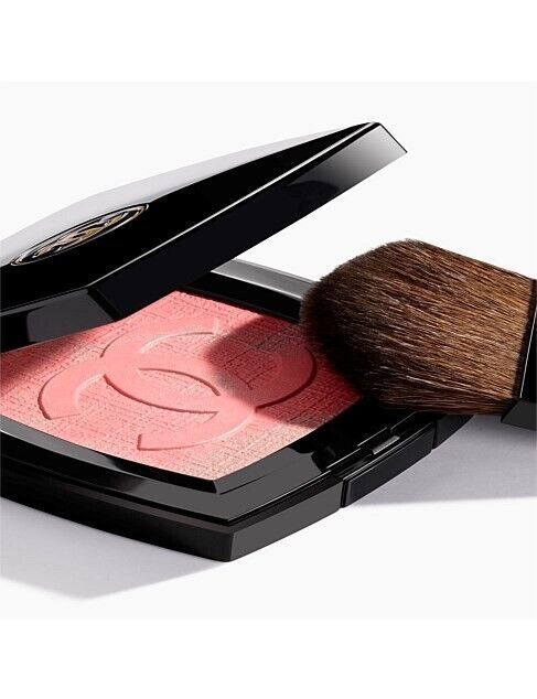 CHANEL Fantaisie de Chanel Illuminating Blush Powder Spring CHANEL Fantaisie de Chanel Illuminating Blush Powder Spring